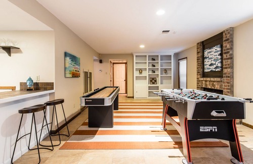 North Arlington House | Arlington Home with Pool in Entertainment District