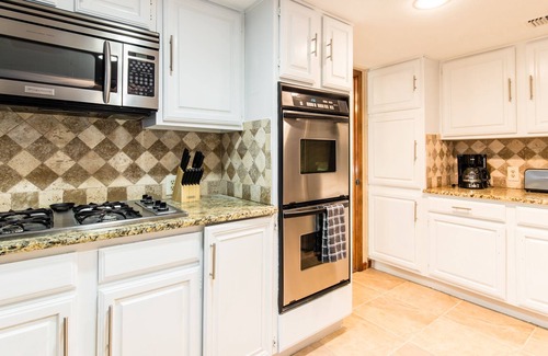 North Arlington House | Arlington Home with Pool in Entertainment District