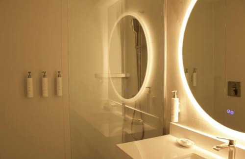 Saint-Laurent Hotel | Armon Plaza Montreal Airport