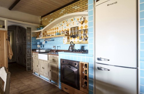 Tanaunella Apartment | Armonia - Three Bedroom Apartment, Sleeps 8