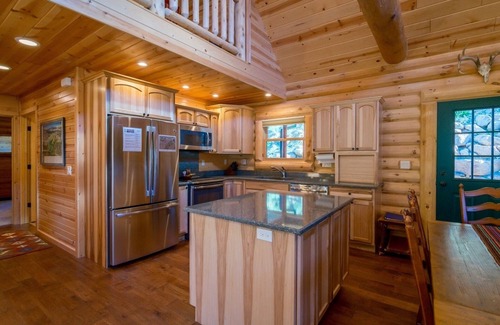 Windcliff Estates House | Armstrong Log Cabin Vacation Home at Windcliff by RedAwning