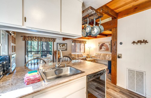Dorrington Cabin | Arnold Cabin w/Deck: Near White Pines Lake