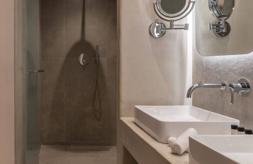 Mykonos Town Hotel | Arocaria