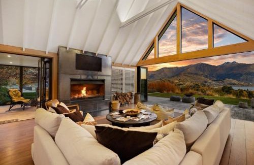 Arrowtown Villa | Aroha Homestead Luxury Holiday Home by MajorDomo