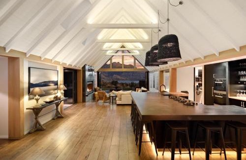 Arrowtown Villa | Aroha Homestead Luxury Holiday Home by MajorDomo