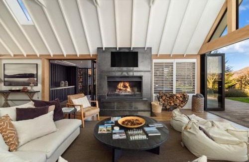 Arrowtown Villa | Aroha Homestead Luxury Holiday Home by MajorDomo