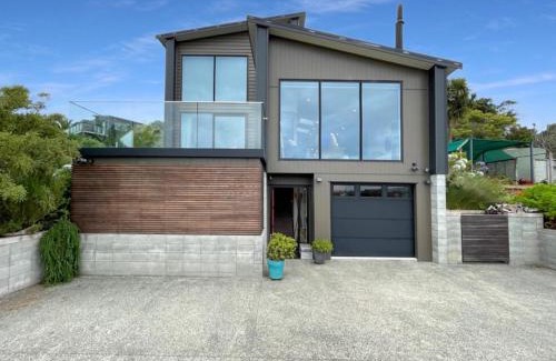 Surfdale House | Aroha Nui - Stay Waiheke