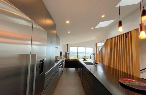 Surfdale House | Aroha Nui - Stay Waiheke