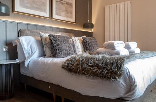 Isle of Arran House | Arran Shores Luxury Shorefront Garden Terrace Apartment 7