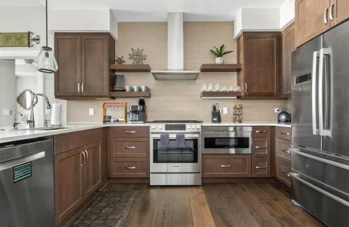 Downtown Asheville Apartment | Arras Altitude Adjustment