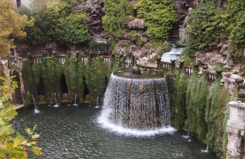 Tivoli Apartment | ARRIVA LUI!Bello bello,ci pensa lui, stai tranquillo