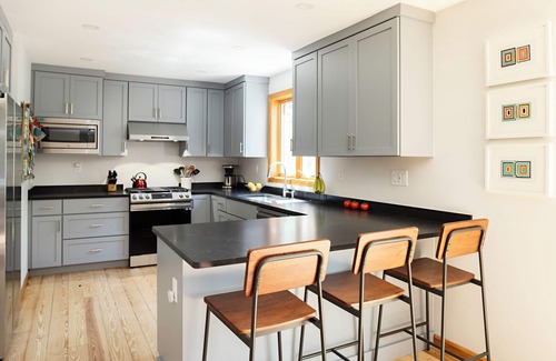 Vineyard Haven House | ARRIVE/DEPART ANY DAY Charming Lambert's Cove Home Close to Beach/Ice House Pond