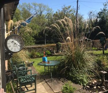 Hamilton Bed & Breakfast | Arron House