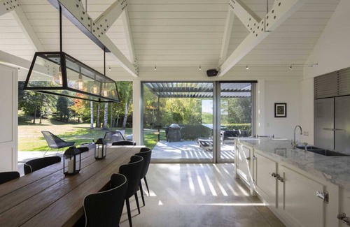Speargrass Flat House | Arrow Wood | Luxurious & peaceful villa | Modern rural charm