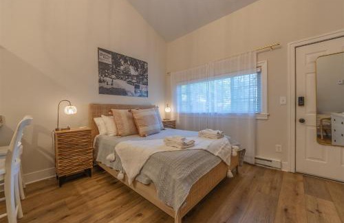 Saugatuck House | Arrowhead #4 - Walking distance to downtown Saugatuck, Updated studio
