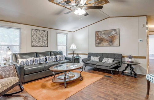 Dennis House | Arrowhead Hideaway