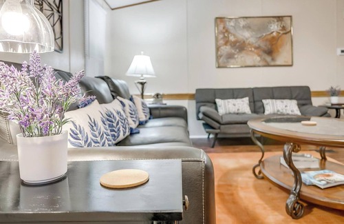 Dennis House | Arrowhead Hideaway