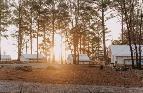 Silver Creek RV Rental | Arrowhead Tent at Kingston Downs