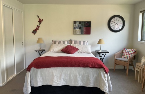 Arrowtown House | Arrowtown: Self-contained sleep-out at rear of private section.