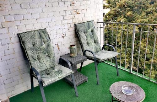 Plauen Apartment | Art ANTON - Stilvolle Wohnung mit Balkon, zentrumsnah