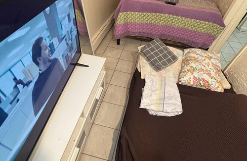 Elmont Apartment | Art apartment in Elmont New York 5 minutes from JFK very comfortable