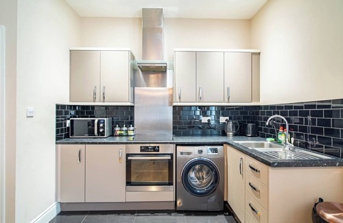 Sheffield Apartment | Art Deco 1-Bedroom Apartment in Sheffield