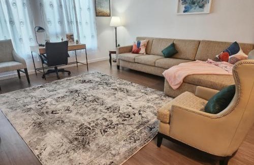 North of Montana Apartment | Art District Downtown Spacious Homes