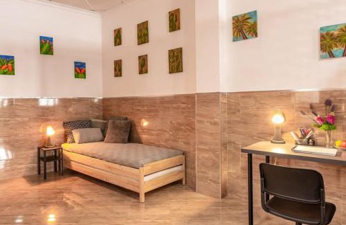 Vinuela Apartment | Art Gallery Apartment - in town center