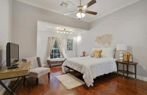 Treme House | Art Gallery Stay Coolinary Dining In Nola