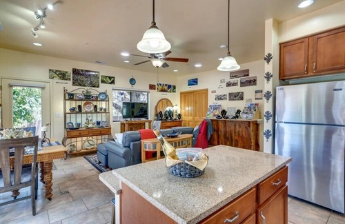Oak Creek House | Art Garden Gallery - Great Views