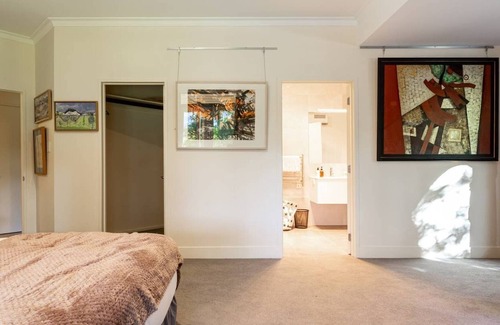Lower Shotover House | Art House in Sculpture Garden