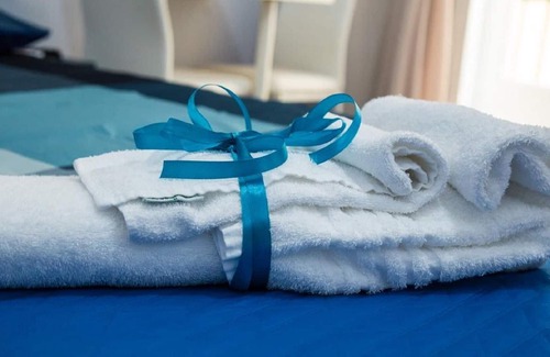 Historical Downtown Salerno Bed & Breakfast | Art in B & B Van Gogh