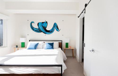 Highland House | Art-Inspired Loft with Mountain View - Zuni Lofts
