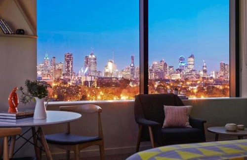 Parkville Hotel | Art Series - The Larwill Studio