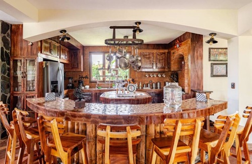 Quimbaya Ski Chalet | Art Tropical Retreat for Relaxation, Barbecue, and Quality Family Time!"