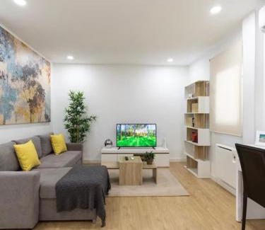 Almenara Apartment | Artbel Rentals en Plaza Castilla -Vizcaínos