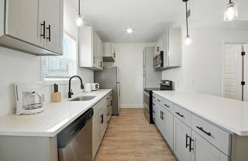Clarksville Apartment | Arte Luxury townhomes B1 I Comfy 2 Bed 2.5 Bath