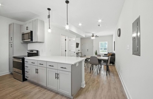 Clarksville Apartment | Arte Luxury townhomes B1 I Comfy 2 Bed 2.5 Bath