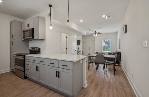 Clarksville Apartment | Arte Luxury townhomes D7 Comfy 2 Bed 2.5 Bath