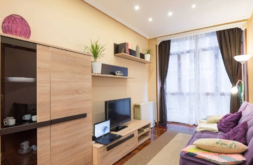 Bilbao Old Town Apartment | Artekale apartment in Old Town optional parking