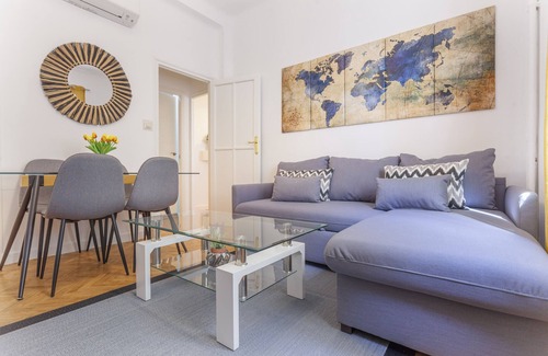 Embajadores Apartment | Artes Exclusive XI apartment in Madrid