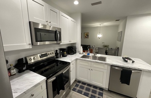 Riverview Apartment | Artful Haven: A Stylish Escape