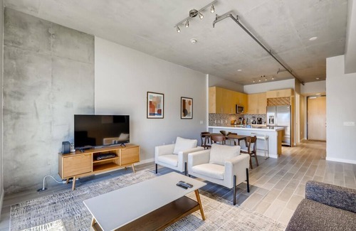 Downtown Las Vegas Condo | artfully innovating new condominium in downtown Las Vegas