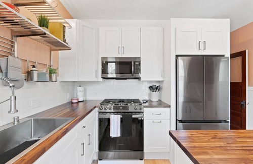 Fifth Ward House | Artfully Renovated space in Walker's Point. Milwaukee's Best Neighborhood.