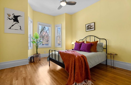 Egleston Square Condo | Arthouse-Historic Brewery District Jamaica Plain, steps to subway and bar/rest!