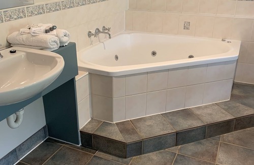 Cowes Hotel | Arthur Phillip Motor Inn