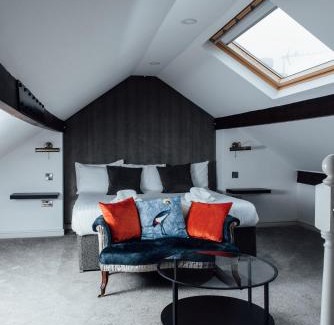 Churchtown Hotel | Arthur's Bar & Accommodation