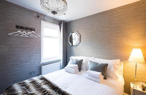 Churchtown Hotel | Arthur's Bar & Accommodation