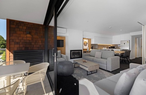 Arthur's Point Apartment | Arthurs Point, base of Coronet Ski Field