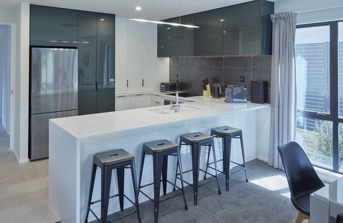 Arthur's Point House | Arthur’s Point Retreat with Hot Tub